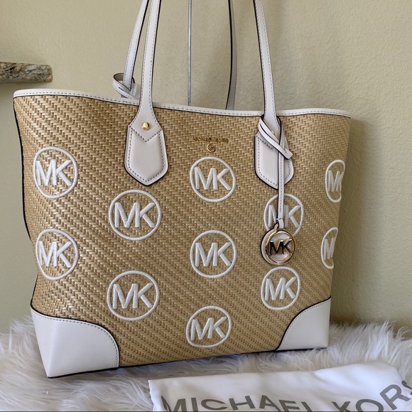 New Michael Kors large Eva logo shoulder tote - Picture 10 of 16